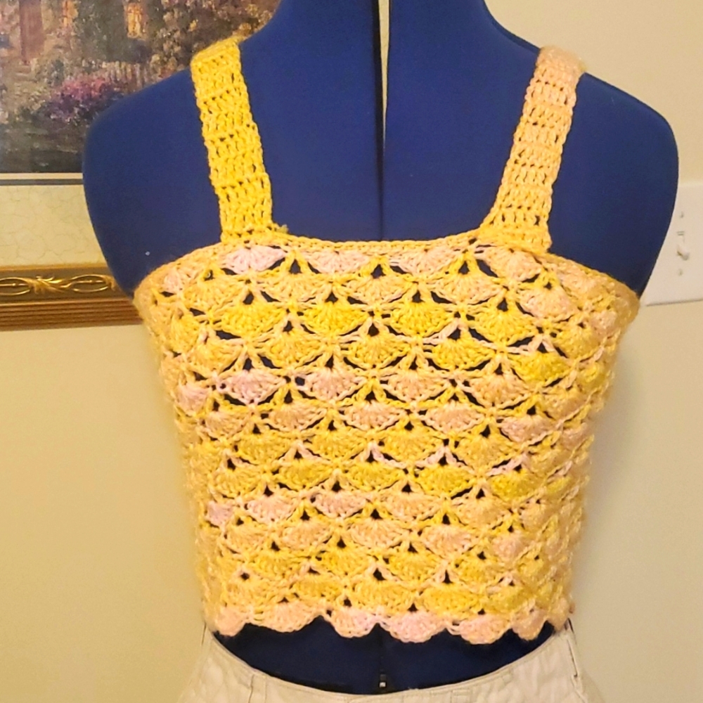Handmade crochet crop top - Picture 2 of 5